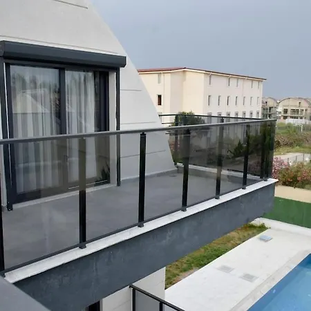 بيت للعطل Sahnaz Suits *