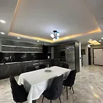 펜션 Sahnaz Suits 베렉