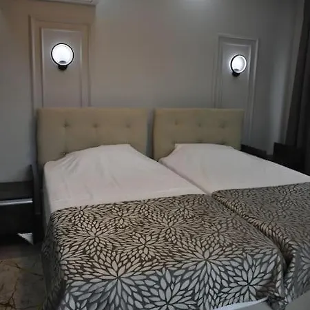 Sahnaz Suits Holiday home