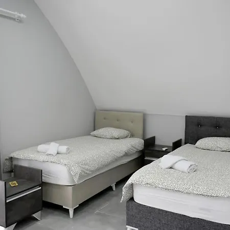 Holiday home Sahnaz Suits *