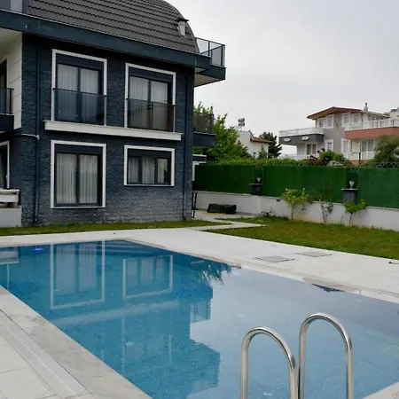 Holiday home Sahnaz Suits
