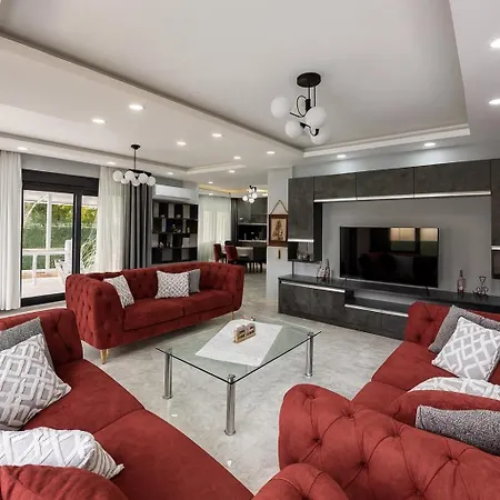 Sahnaz Suits Case de vacanță