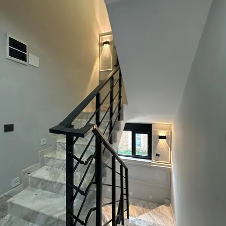 Sahnaz Suits Case de vacanță