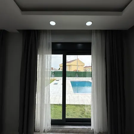 Sahnaz Suits Case de vacanță Belek